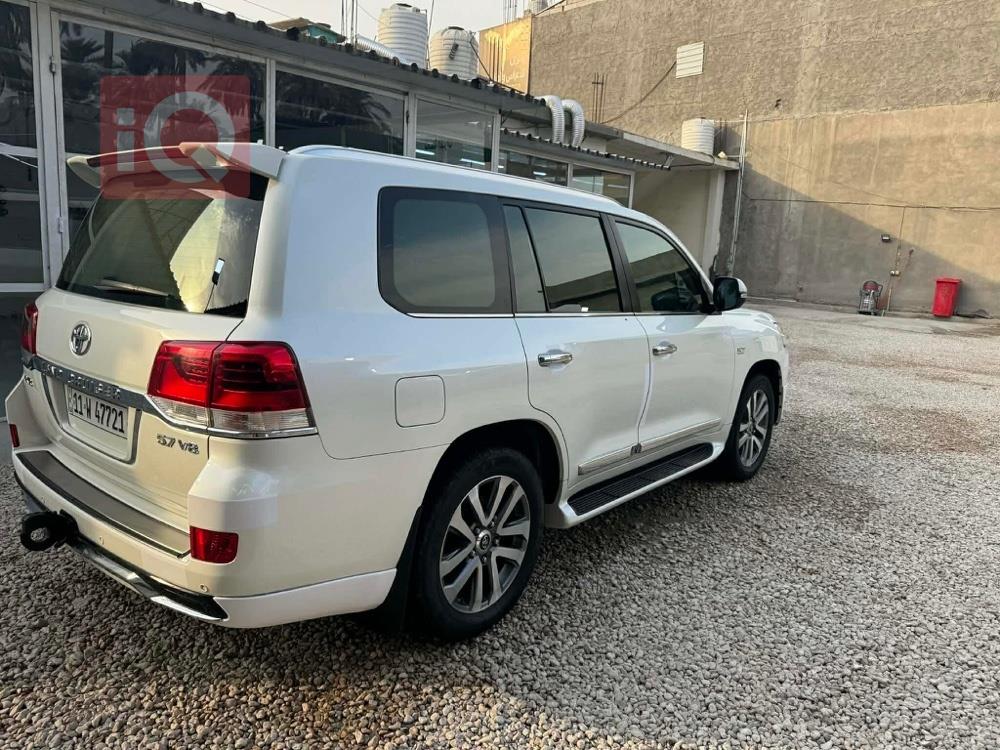 تويوتا لاندكروزر